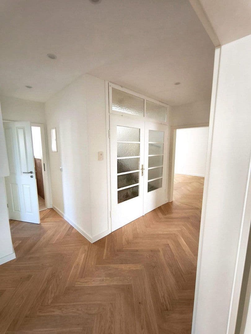 Prodej bytu 4+1 93 m², Stuttgart, Bádensko-Württembersko Prodej bytu 4+1 93 m², Stuttgart, Bádensko-Württembersko