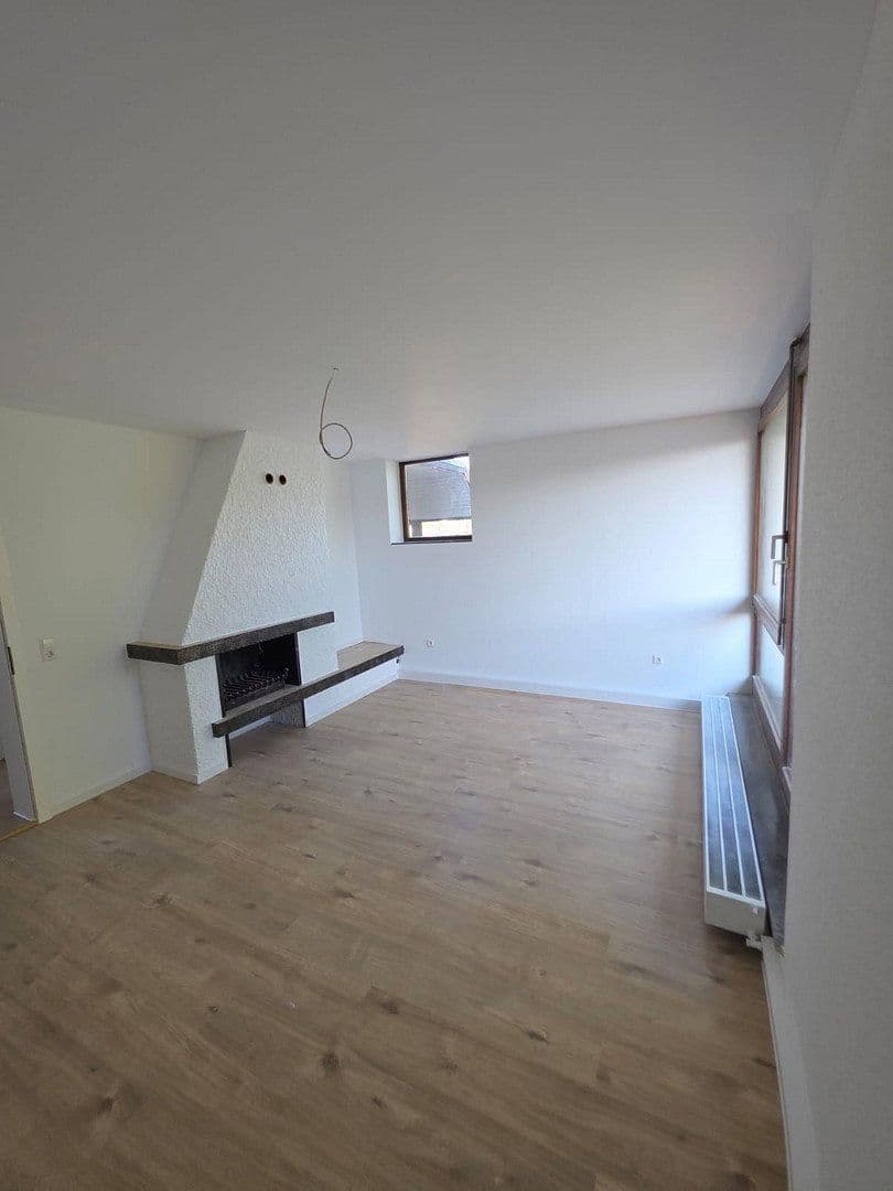 Pronájem bytu 3+1 82 m², Ulmer Strasse 7, Neckarsulm, Bádensko-Württembersko Pronájem bytu 3+1 82 m², Ulmer Strasse 7, Neckarsulm, Bádensko-Württembersko