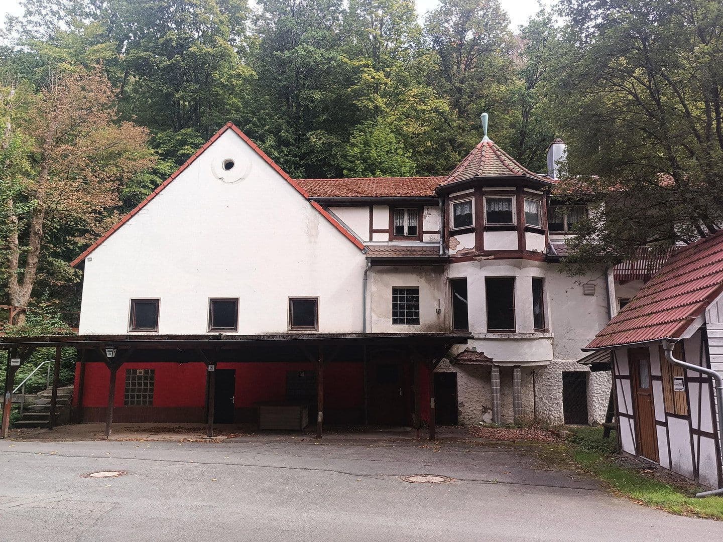 Prodej domu 180 m², pozemek 3.848 m², Wolfskehle 52, Kulmbach, Bavorsko Prodej domu 180 m², pozemek 3.848 m², Wolfskehle 52, Kulmbach, Bavorsko