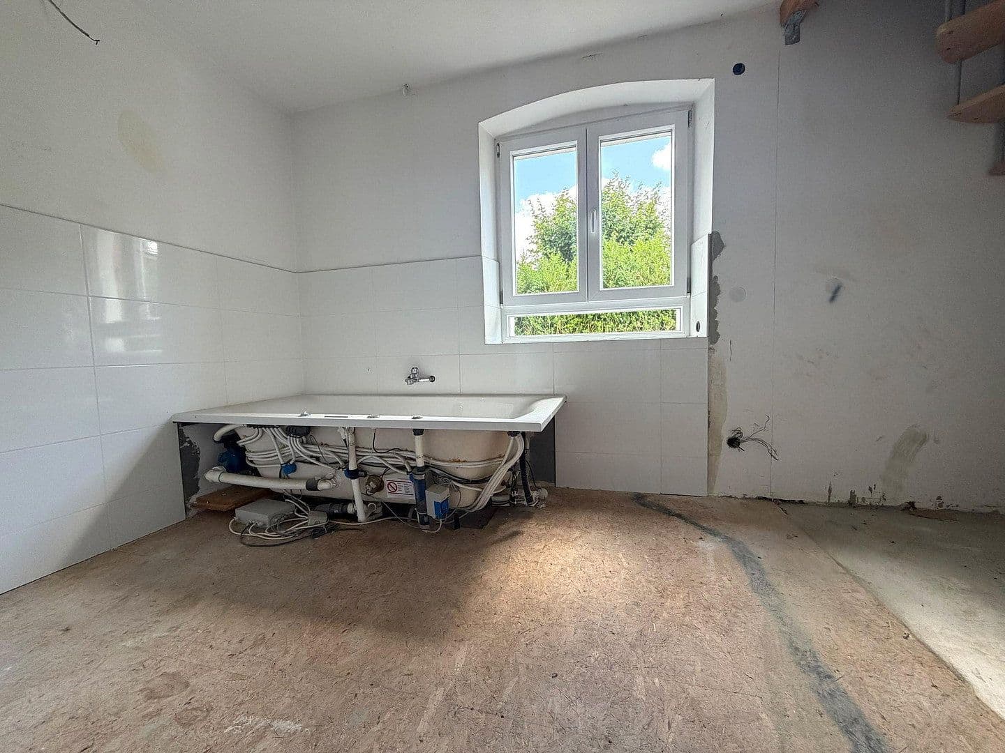 Prodej domu 275 m², pozemek 1.037 m², Bärnreuth 33, Bad Berneck im Fichtelgebirge, Bavorsko Prodej domu 275 m², pozemek 1.037 m², Bärnreuth 33, Bad Berneck im Fichtelgebirge, Bavorsko