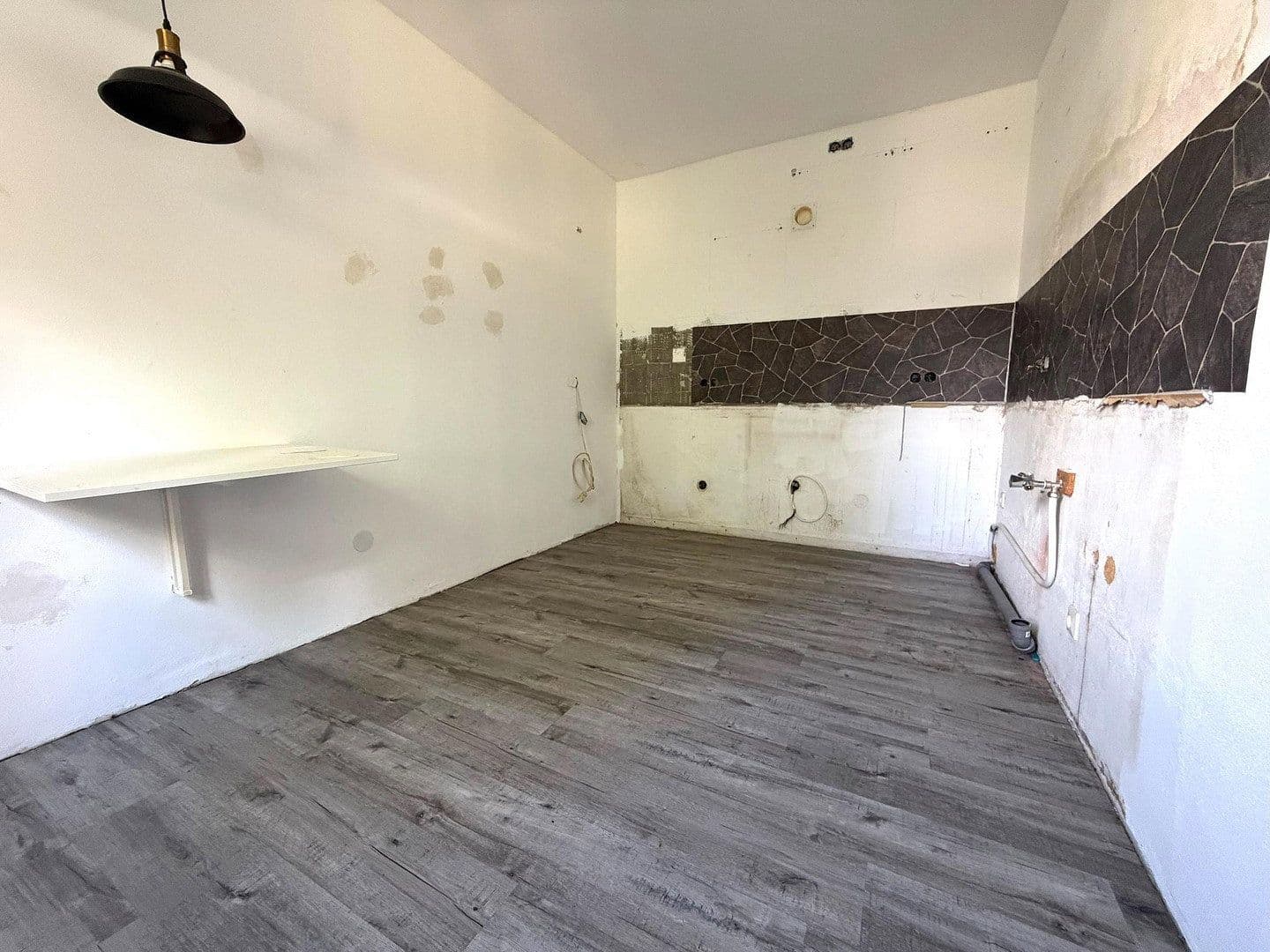 Prodej domu 275 m², pozemek 1.037 m², Bärnreuth 33, Bad Berneck im Fichtelgebirge, Bavorsko Prodej domu 275 m², pozemek 1.037 m², Bärnreuth 33, Bad Berneck im Fichtelgebirge, Bavorsko