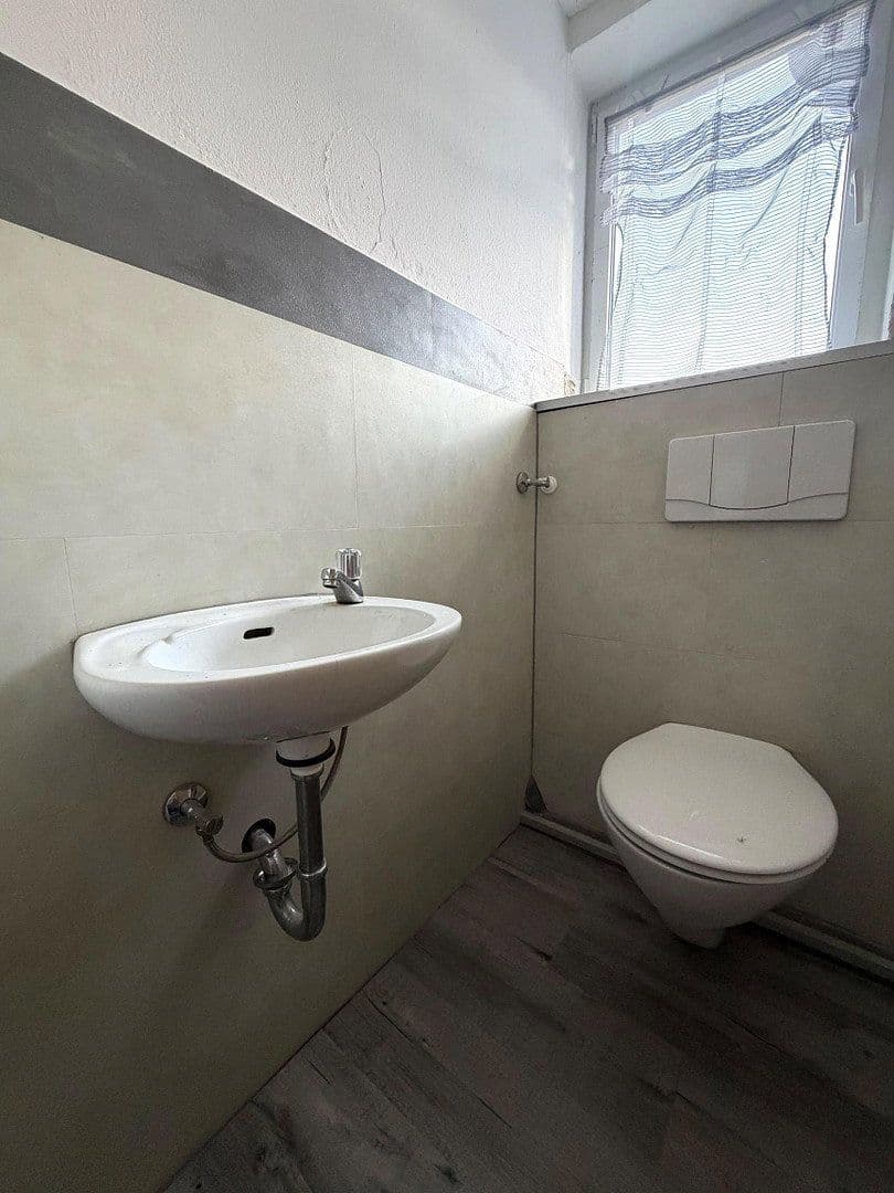 Prodej domu 275 m², pozemek 1.037 m², Bärnreuth 33, Bad Berneck im Fichtelgebirge, Bavorsko Prodej domu 275 m², pozemek 1.037 m², Bärnreuth 33, Bad Berneck im Fichtelgebirge, Bavorsko