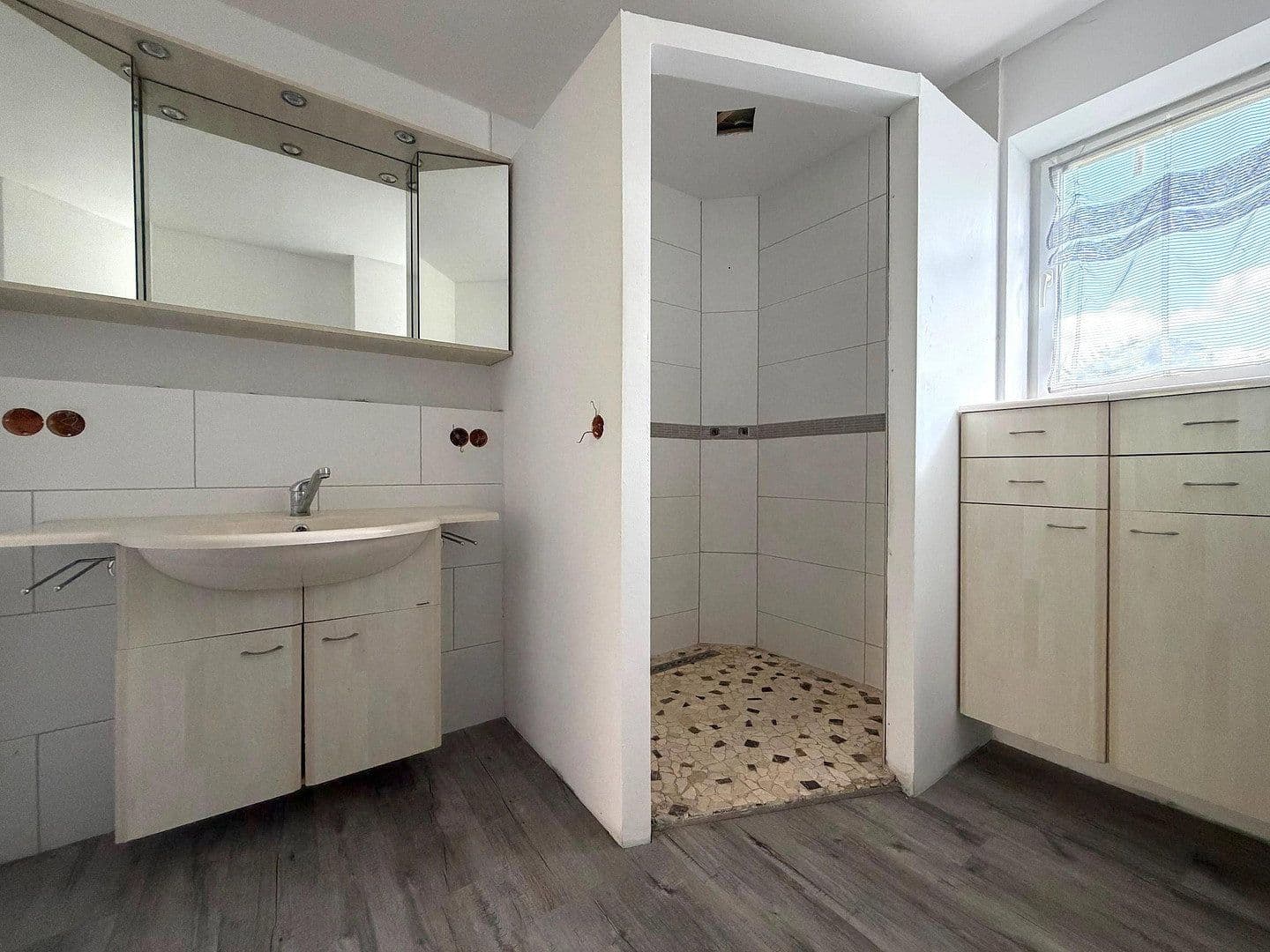 Prodej domu 275 m², pozemek 1.037 m², Bärnreuth 33, Bad Berneck im Fichtelgebirge, Bavorsko Prodej domu 275 m², pozemek 1.037 m², Bärnreuth 33, Bad Berneck im Fichtelgebirge, Bavorsko