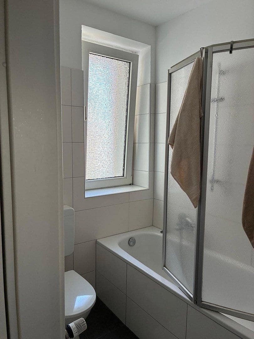 Pronájem bytu 3+1 80 m², Almastr. 11, Essen, Severní Porýní-Vestfálsko Pronájem bytu 3+1 80 m², Almastr. 11, Essen, Severní Porýní-Vestfálsko