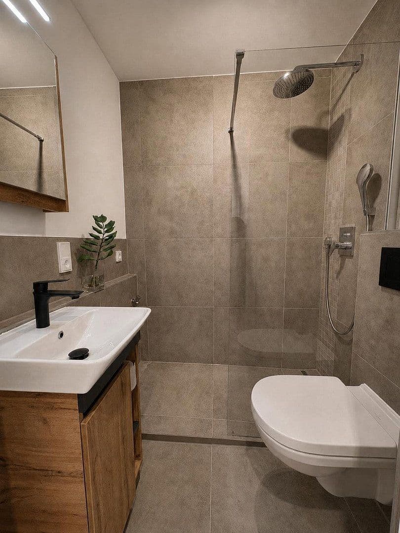 Pronájem bytu 1+1 24 m², Bad-Berneck-Straße 1, München, Bavorsko Pronájem bytu 1+1 24 m², Bad-Berneck-Straße 1, München, Bavorsko