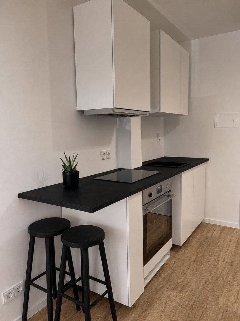 Pronájem bytu 1+1 24 m², Bad-Berneck-Straße 1, München, Bavorsko Pronájem bytu 1+1 24 m², Bad-Berneck-Straße 1, München, Bavorsko