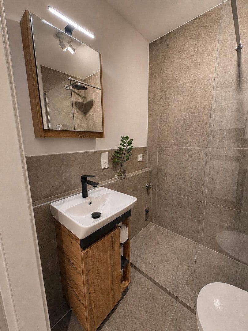 Pronájem bytu 1+1 24 m², Bad-Berneck-Straße 1, München, Bavorsko Pronájem bytu 1+1 24 m², Bad-Berneck-Straße 1, München, Bavorsko