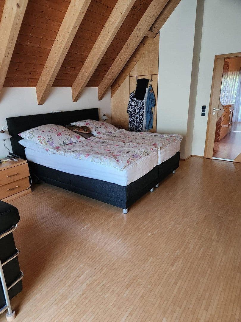 Pronájem domu 110 m², pozemek 400 m², Mühlbachstr., 14/b, Ebermannstadt, Bavorsko Pronájem domu 110 m², pozemek 400 m², Mühlbachstr., 14/b, Ebermannstadt, Bavorsko