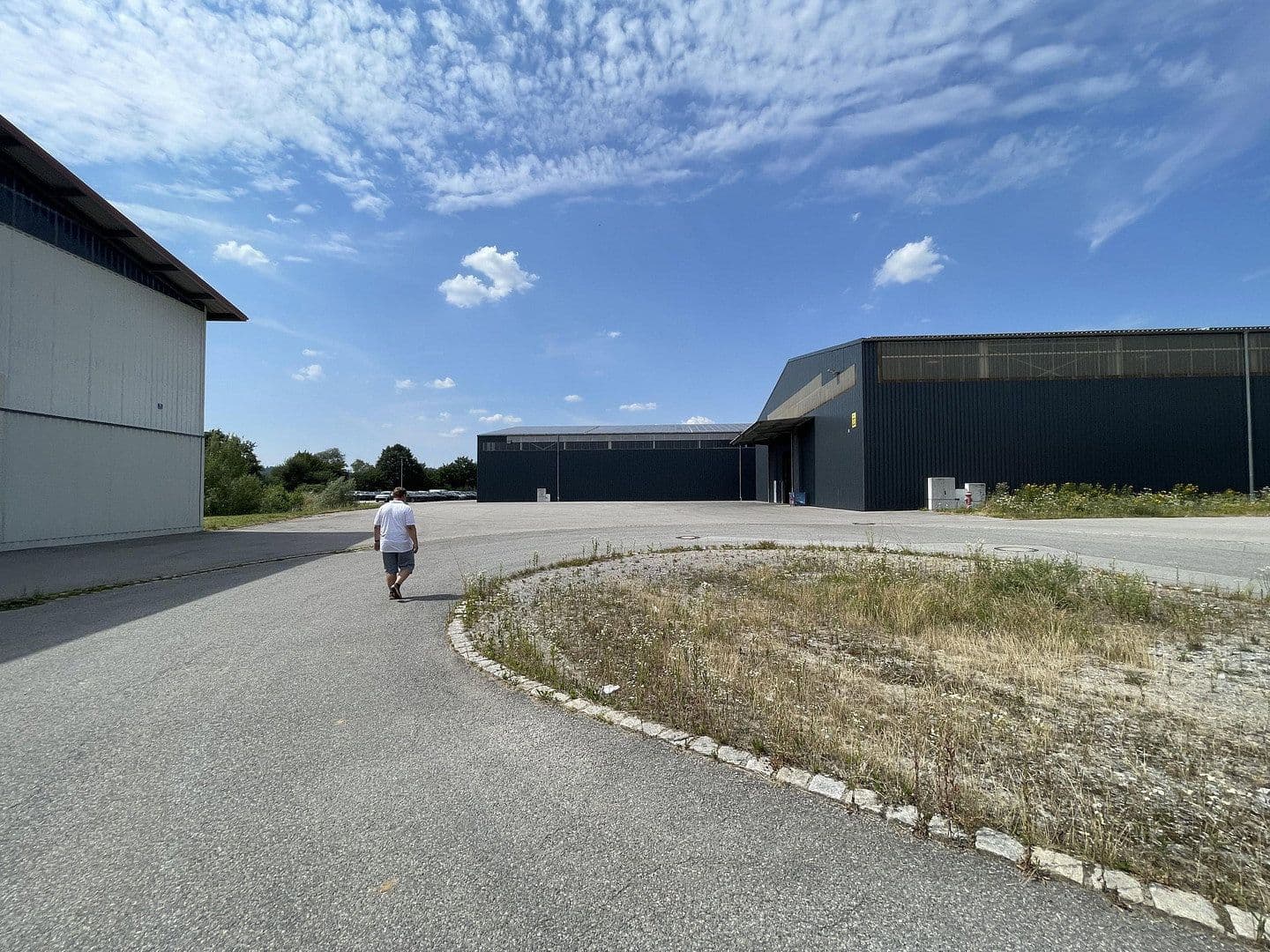 Pronájem nebytového prostoru 1.505 m², Im Gewerbepark 1, Hunderdorf, Bavorsko Pronájem nebytového prostoru 1.505 m², Im Gewerbepark 1, Hunderdorf, Bavorsko