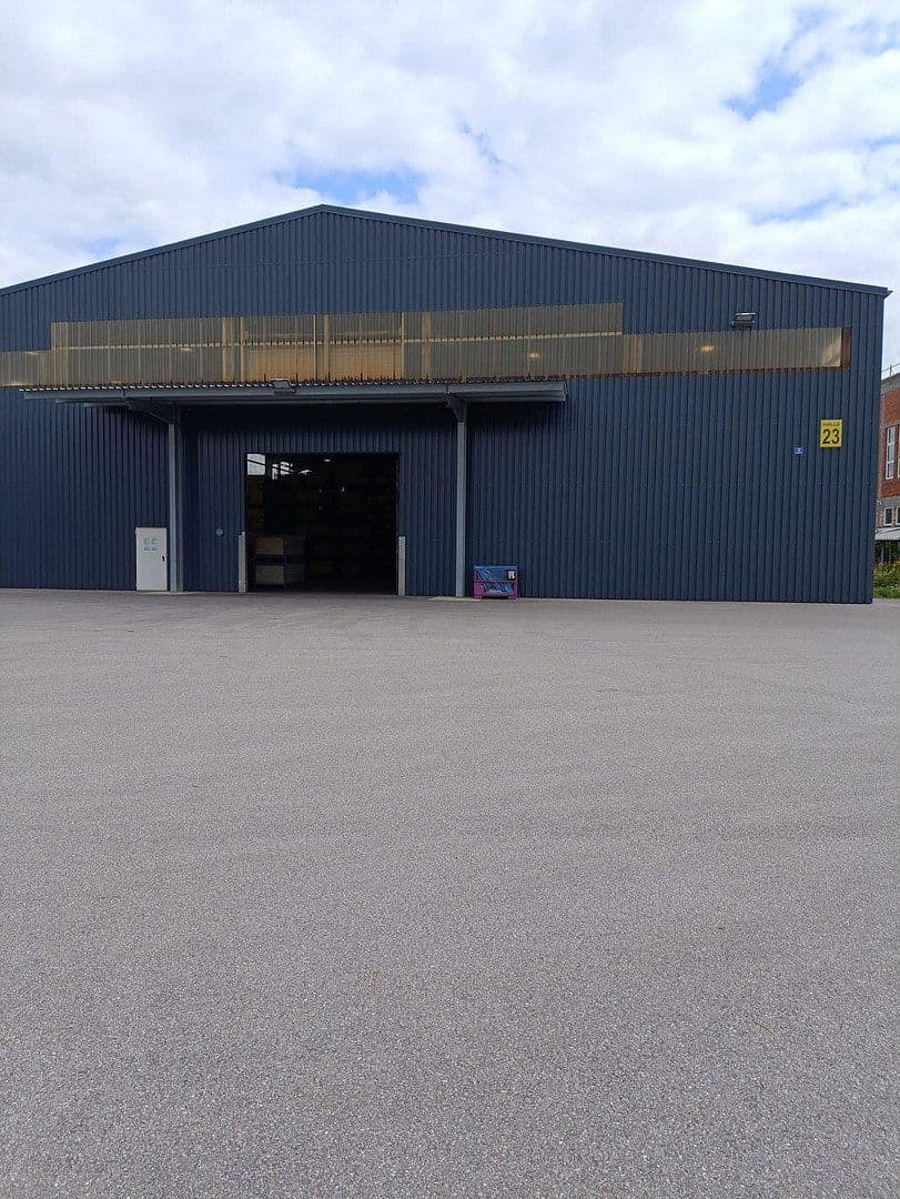 Pronájem nebytového prostoru 1.899 m², Im Gewerbepark 1, Hunderdorf, Bavorsko Pronájem nebytového prostoru 1.899 m², Im Gewerbepark 1, Hunderdorf, Bavorsko