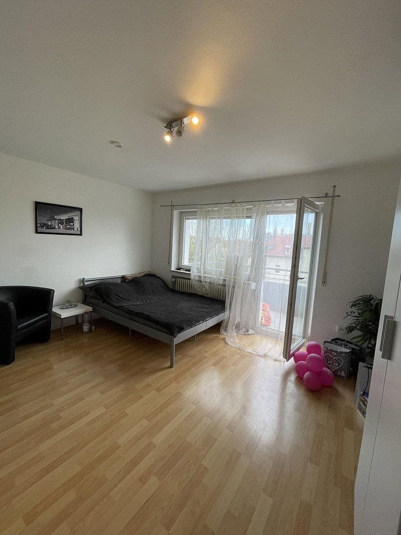 Pronájem bytu 1+1 28 m², Obere Weinsteige 66, Stuttgart, Bádensko-Württembersko Pronájem bytu 1+1 28 m², Obere Weinsteige 66, Stuttgart, Bádensko-Württembersko