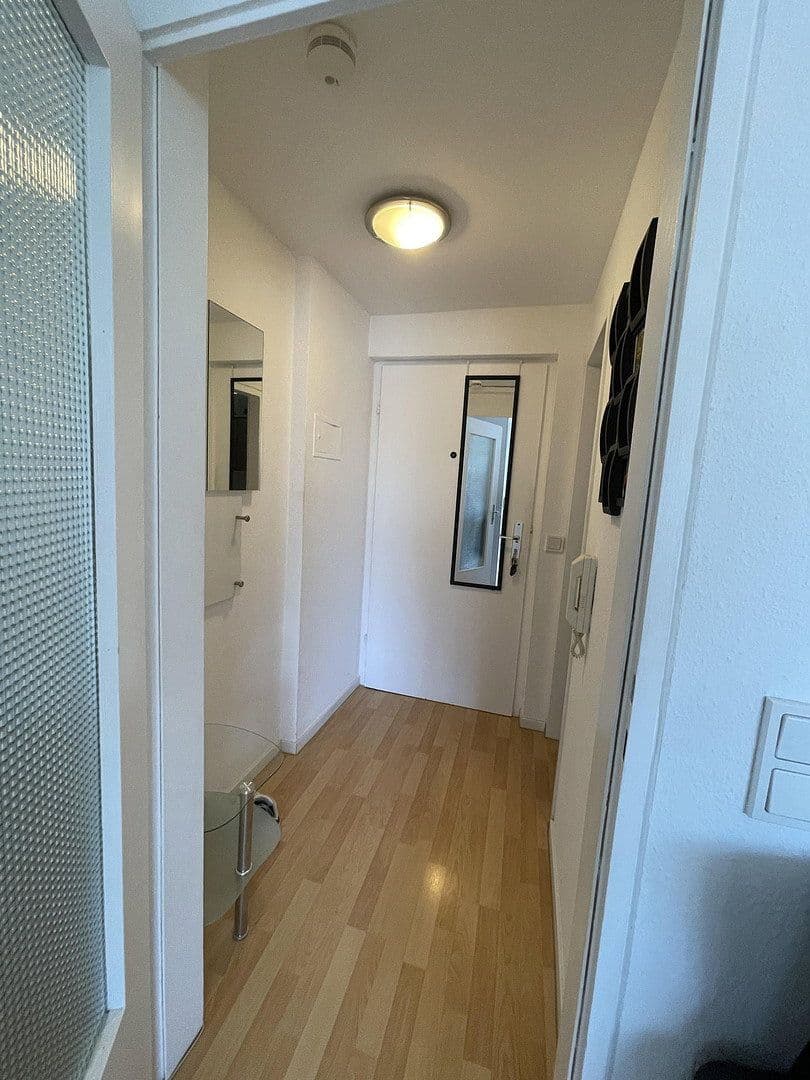 Pronájem bytu 1+1 28 m², Obere Weinsteige 66, Stuttgart, Bádensko-Württembersko Pronájem bytu 1+1 28 m², Obere Weinsteige 66, Stuttgart, Bádensko-Württembersko