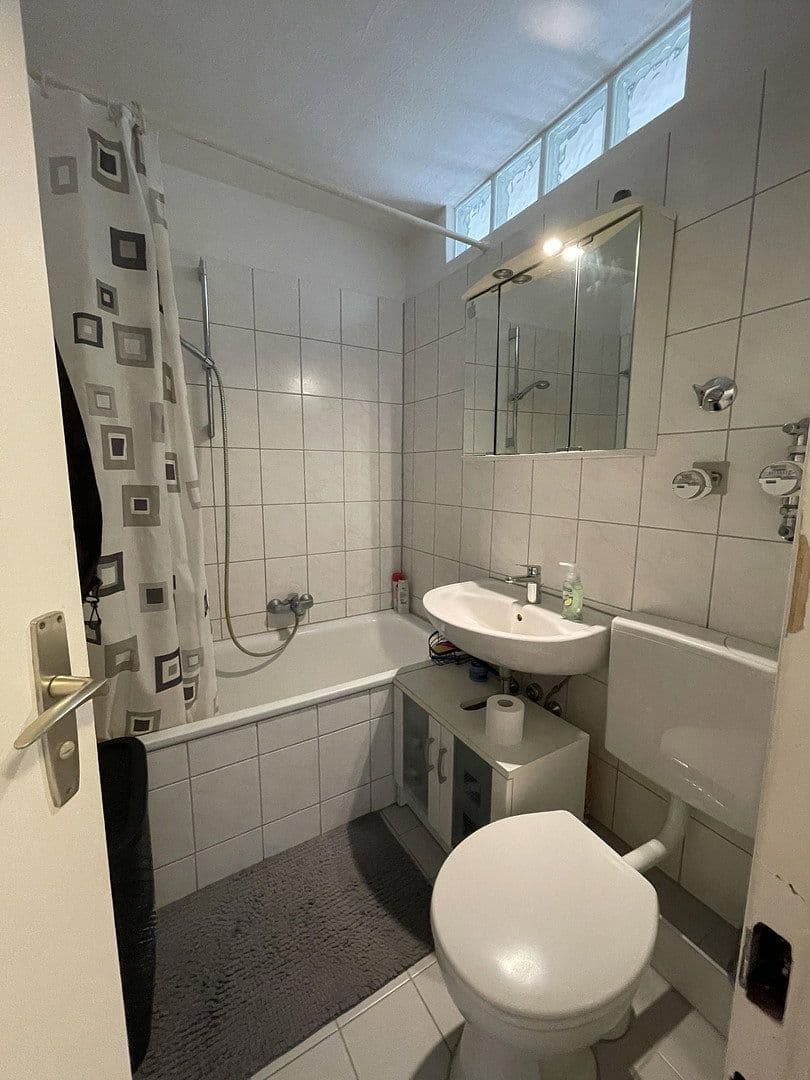 Pronájem bytu 1+1 28 m², Obere Weinsteige 66, Stuttgart, Bádensko-Württembersko Pronájem bytu 1+1 28 m², Obere Weinsteige 66, Stuttgart, Bádensko-Württembersko