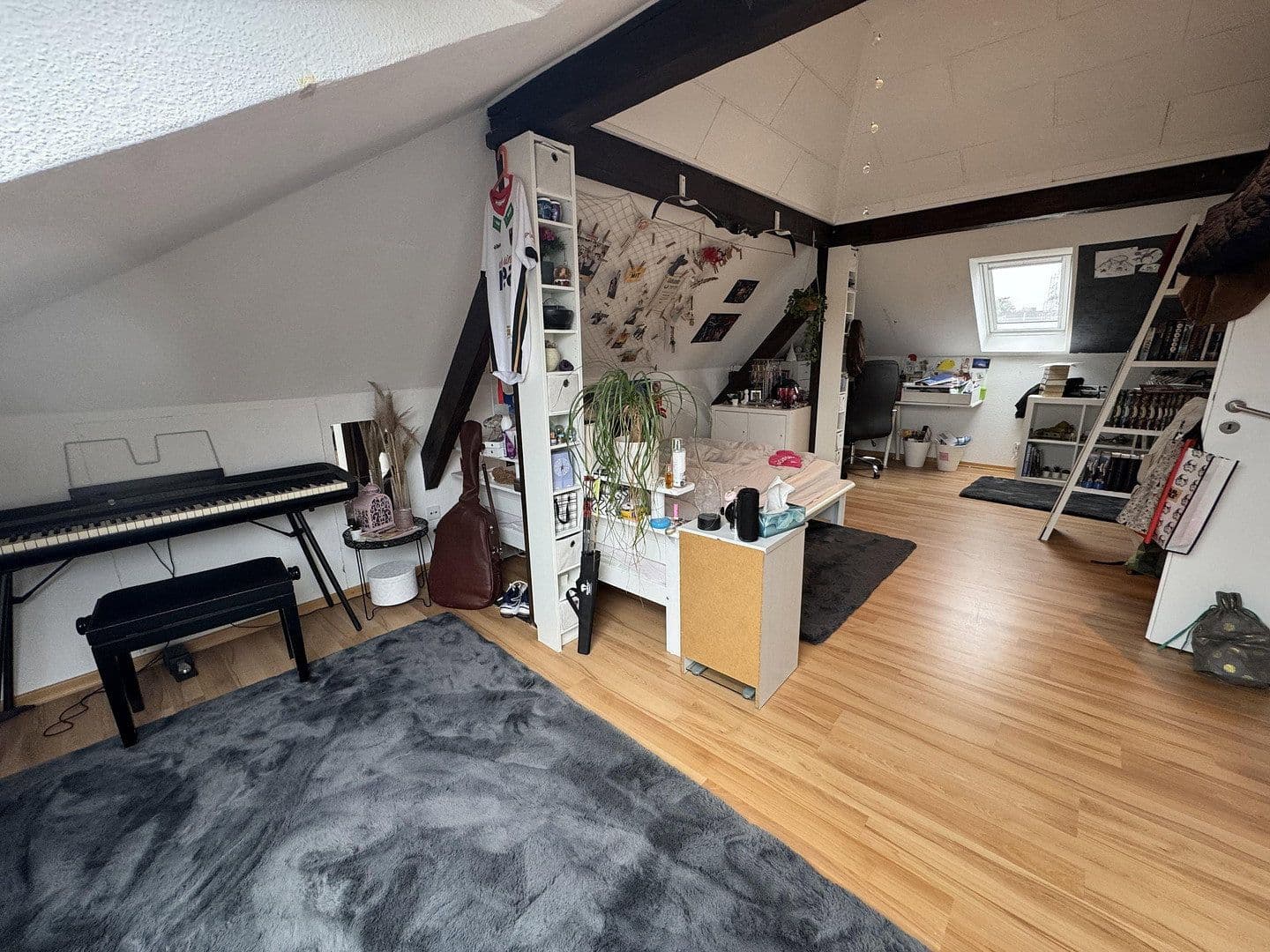 Prodej domu 177 m², pozemek 723 m², Langenhagen, Dolní Sasko Prodej domu 177 m², pozemek 723 m², Langenhagen, Dolní Sasko