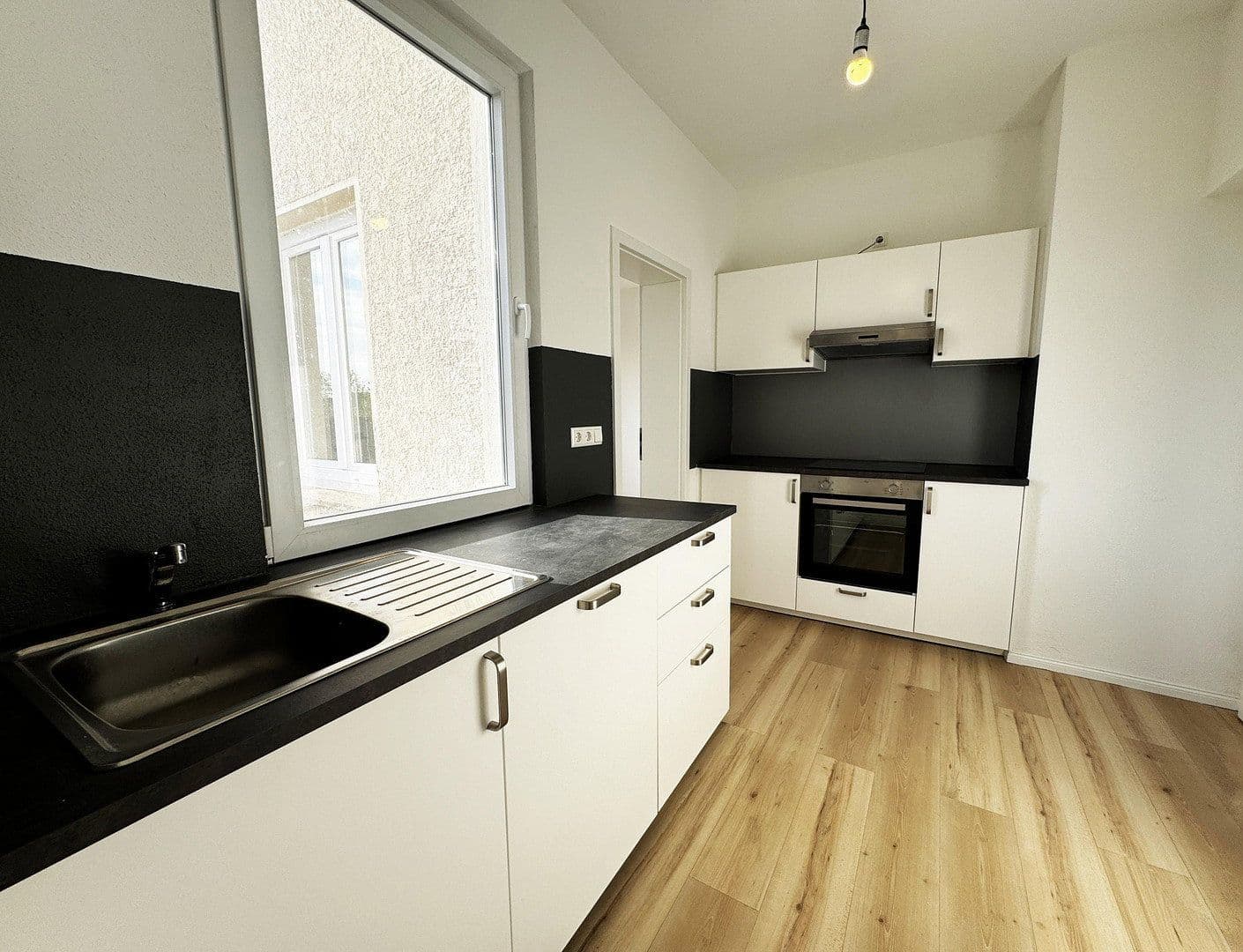 Pronájem bytu 4+1 83 m², Heilbronn, Bádensko-Württembersko Pronájem bytu 4+1 83 m², Heilbronn, Bádensko-Württembersko