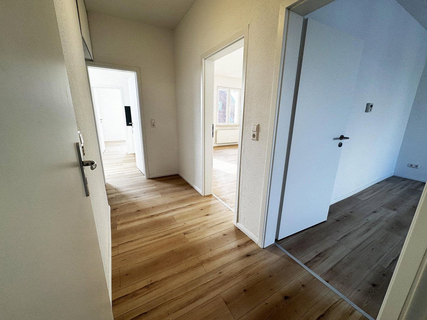 Pronájem bytu 4+1 83 m², Heilbronn, Bádensko-Württembersko Pronájem bytu 4+1 83 m², Heilbronn, Bádensko-Württembersko