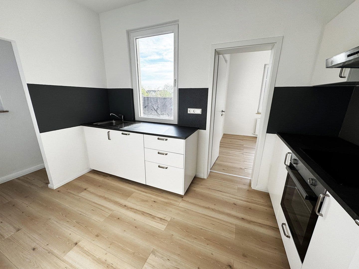 Pronájem bytu 4+1 83 m², Heilbronn, Bádensko-Württembersko Pronájem bytu 4+1 83 m², Heilbronn, Bádensko-Württembersko