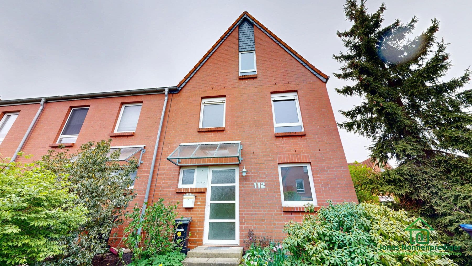 Prodej domu 151 m², pozemek 227 m², Nedderfeld 112, Schwerin, Mecklenburg-Vorpommern Prodej domu 151 m², pozemek 227 m², Nedderfeld 112, Schwerin, Mecklenburg-Vorpommern