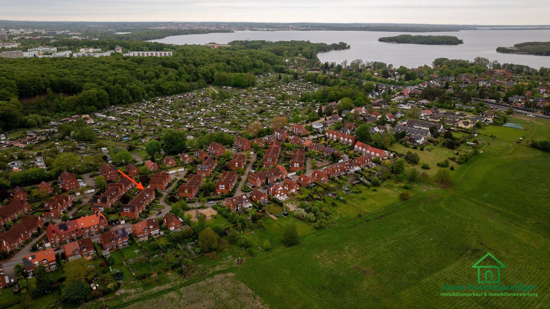Prodej domu 151 m², pozemek 227 m², Nedderfeld 112, Schwerin, Mecklenburg-Vorpommern Prodej domu 151 m², pozemek 227 m², Nedderfeld 112, Schwerin, Mecklenburg-Vorpommern