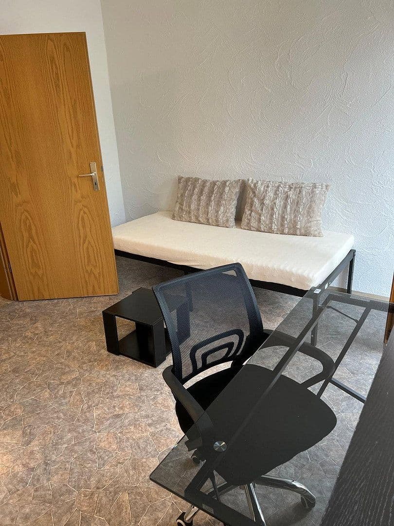 Pronájem bytu 1+1 28 m², Hüttendorfer Straße 4, Erlangen, Bavorsko Pronájem bytu 1+1 28 m², Hüttendorfer Straße 4, Erlangen, Bavorsko
