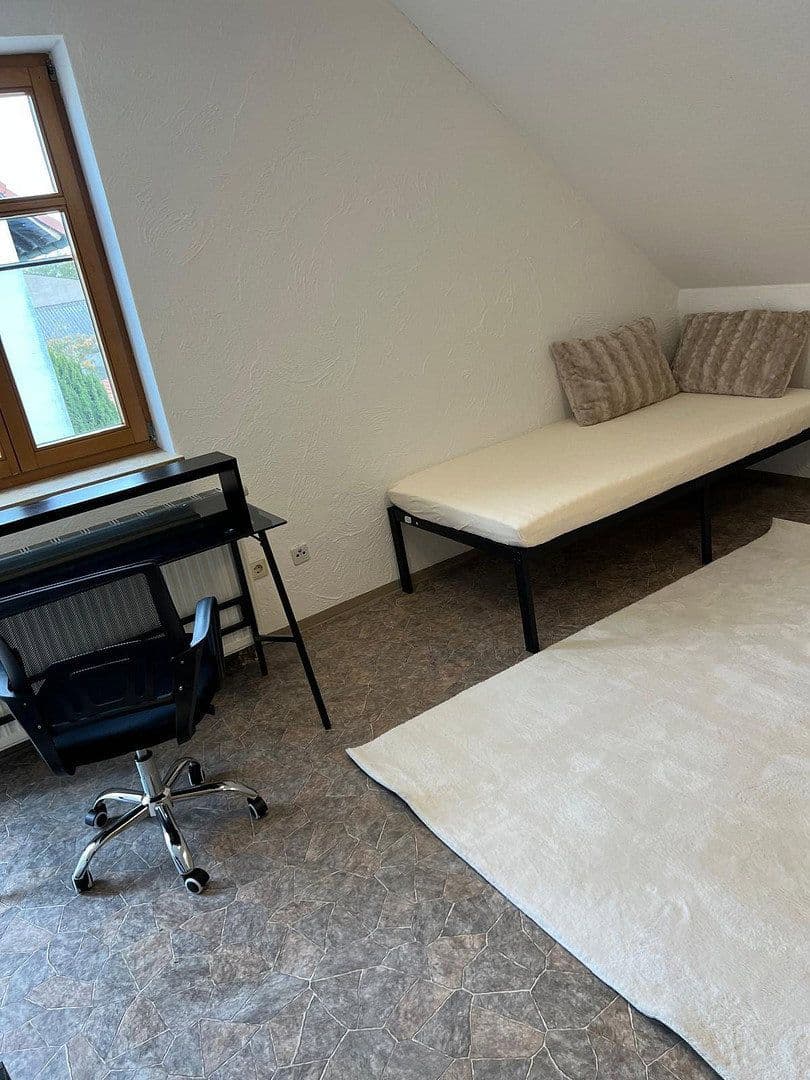 Pronájem bytu 1+1 28 m², Hüttendorfer Straße 4, Erlangen, Bavorsko Pronájem bytu 1+1 28 m², Hüttendorfer Straße 4, Erlangen, Bavorsko