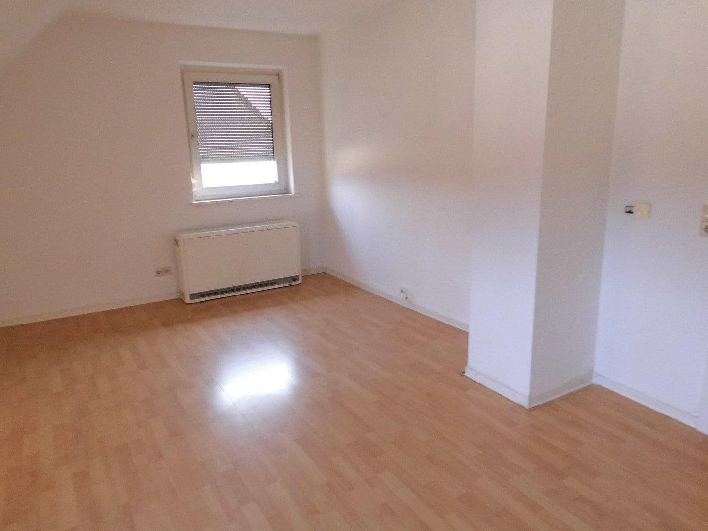 Pronájem bytu 2+1 45 m², Stuttgart, Bádensko-Württembersko Pronájem bytu 2+1 45 m², Stuttgart, Bádensko-Württembersko