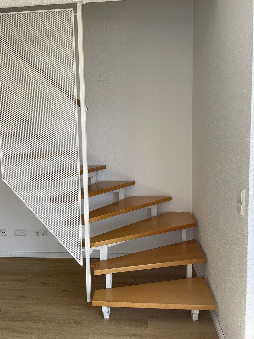 Pronájem bytu 2+1 46 m², Gerlinger Weg 1, Ditzingen, Bádensko-Württembersko Pronájem bytu 2+1 46 m², Gerlinger Weg 1, Ditzingen, Bádensko-Württembersko