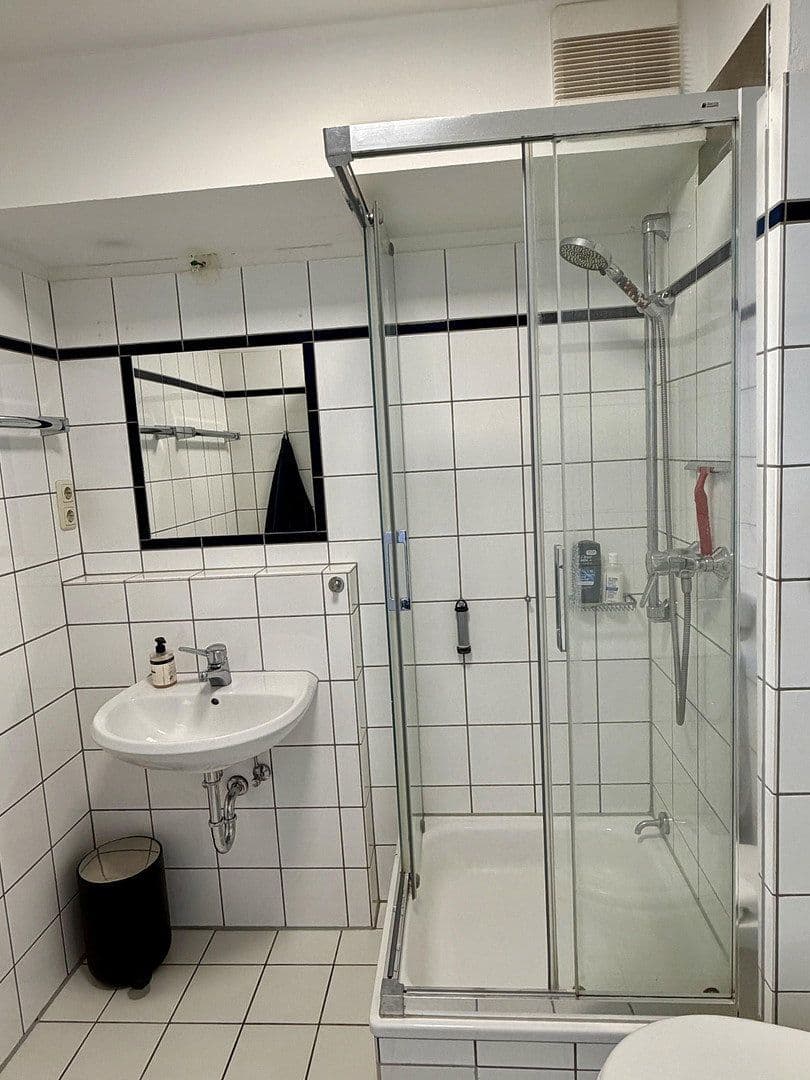 Prodej bytu 1+1 33 m², Rosmarinstr. 22, Düsseldorf, Severní Porýní-Vestfálsko Prodej bytu 1+1 33 m², Rosmarinstr. 22, Düsseldorf, Severní Porýní-Vestfálsko