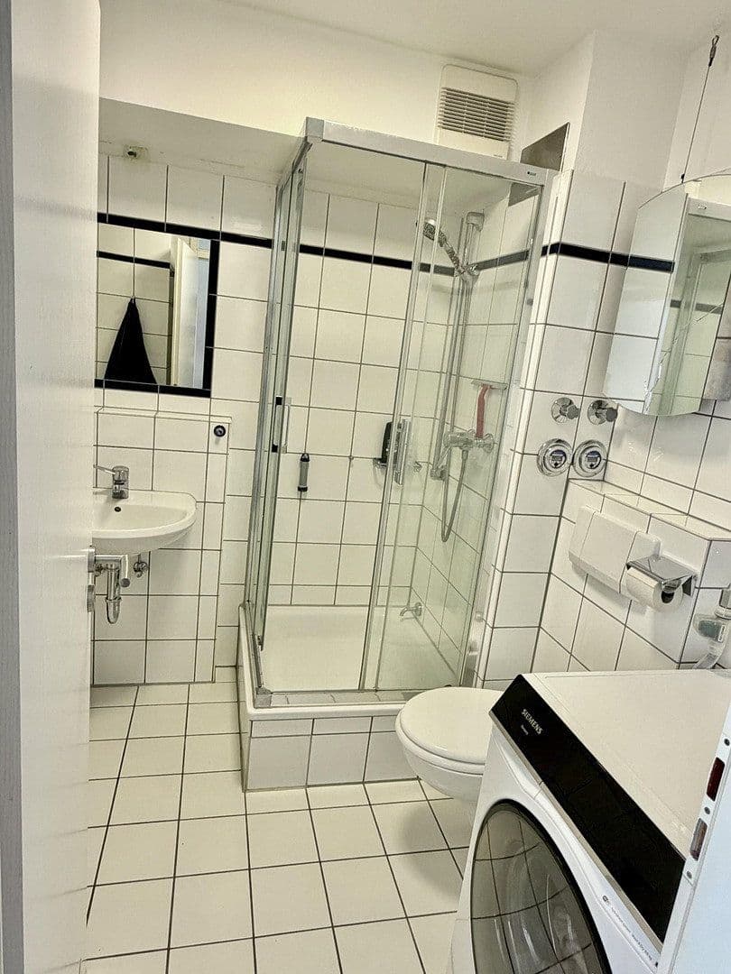Prodej bytu 1+1 33 m², Rosmarinstr. 22, Düsseldorf, Severní Porýní-Vestfálsko Prodej bytu 1+1 33 m², Rosmarinstr. 22, Düsseldorf, Severní Porýní-Vestfálsko