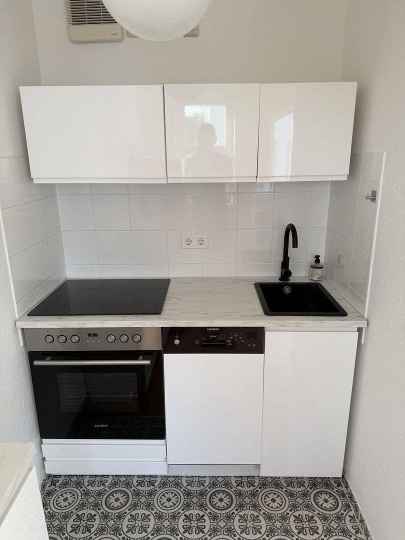 Prodej bytu 1+1 33 m², Rosmarinstr. 22, Düsseldorf, Severní Porýní-Vestfálsko Prodej bytu 1+1 33 m², Rosmarinstr. 22, Düsseldorf, Severní Porýní-Vestfálsko