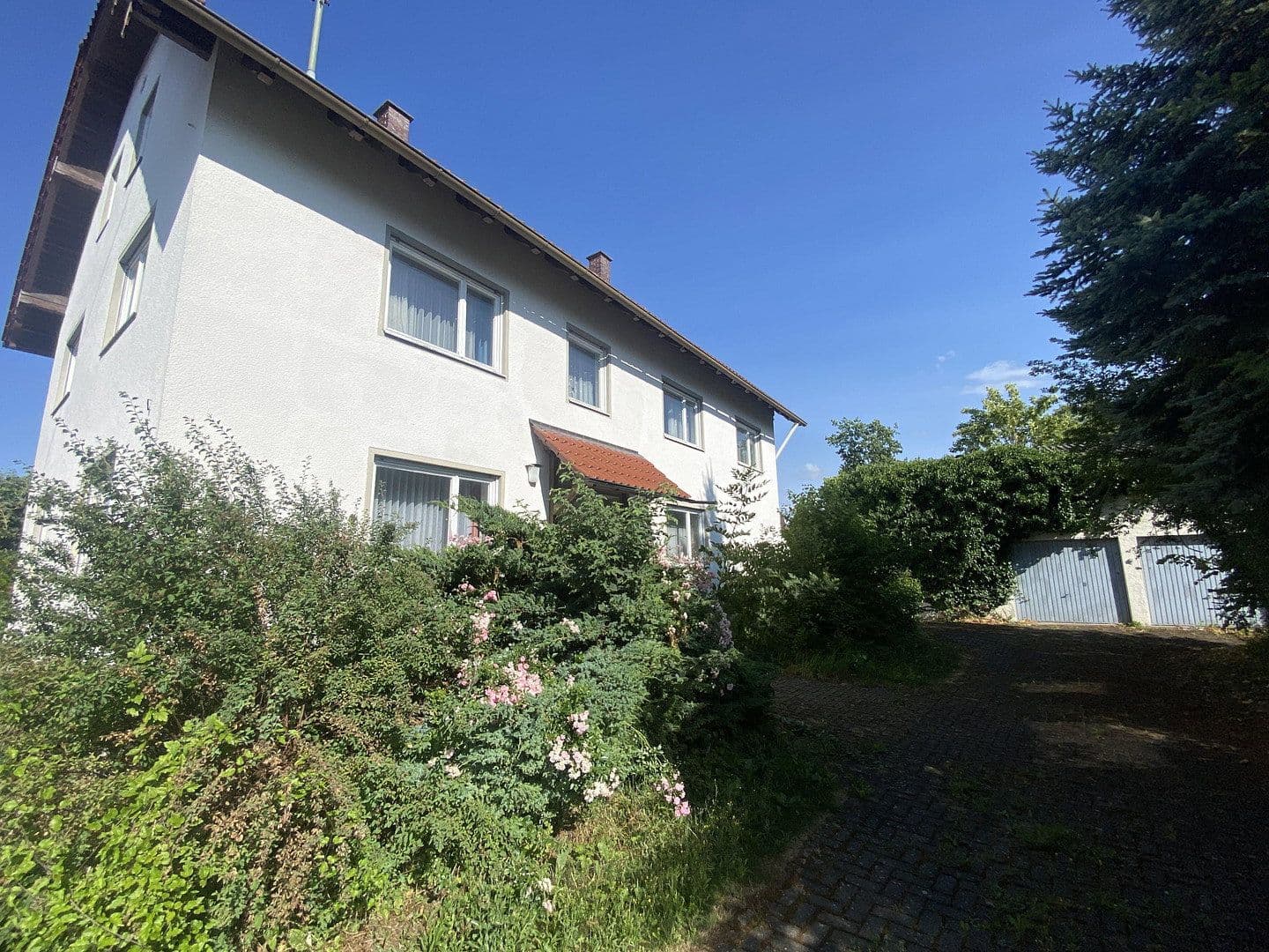 Prodej domu 260 m², pozemek 2.500 m², Kaspar-Fuchs-Straße 1, Dillingen an der Donau, Bavorsko Prodej domu 260 m², pozemek 2.500 m², Kaspar-Fuchs-Straße 1, Dillingen an der Donau, Bavorsko
