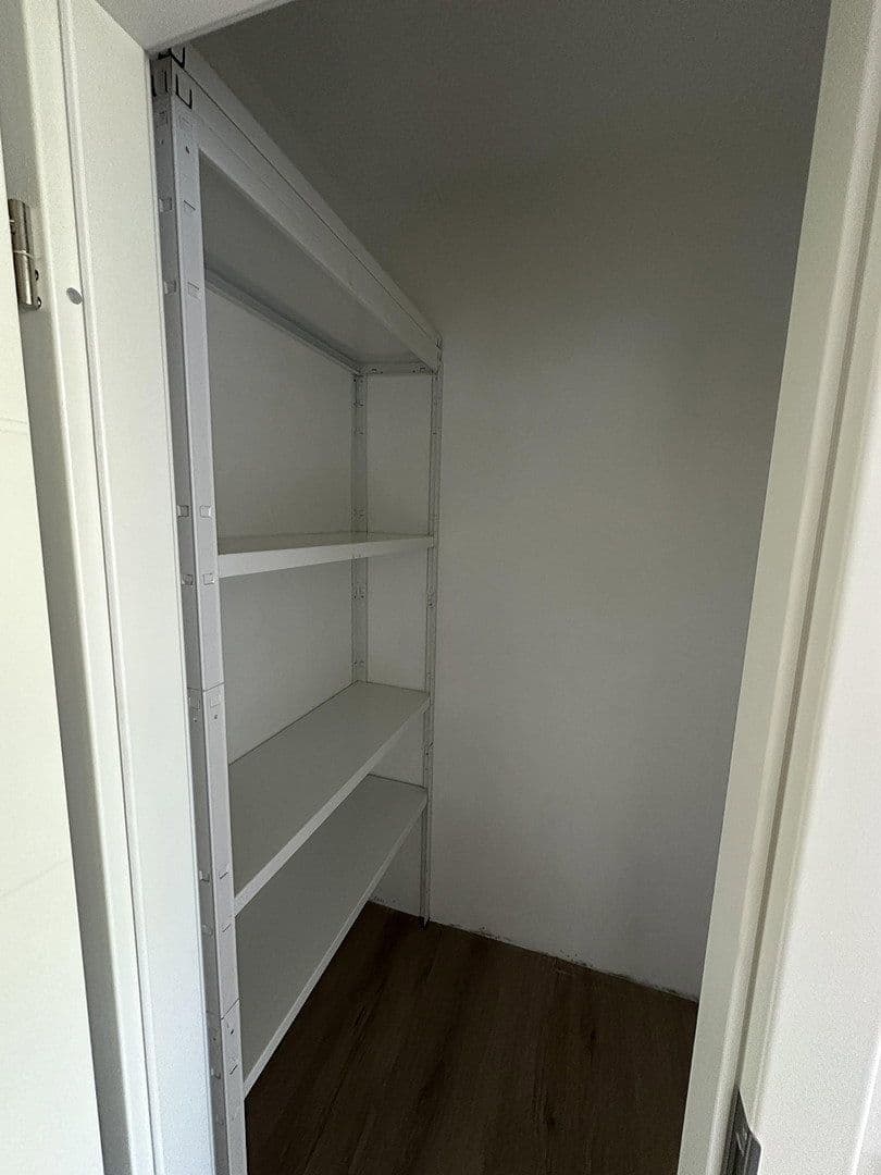 Pronájem bytu 3+1 81 m², Eisenacher Straße 4, Koblenz, Porýní-Falc Pronájem bytu 3+1 81 m², Eisenacher Straße 4, Koblenz, Porýní-Falc