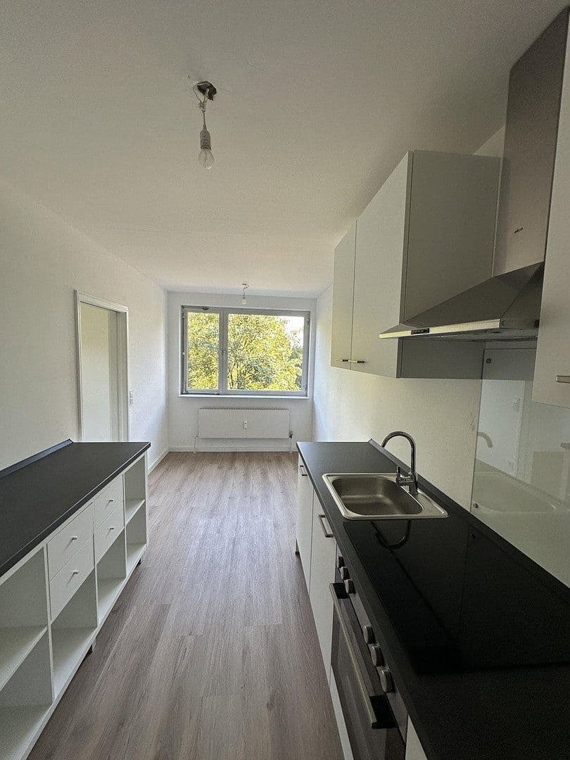 Pronájem bytu 3+1 81 m², Eisenacher Straße 4, Koblenz, Porýní-Falc Pronájem bytu 3+1 81 m², Eisenacher Straße 4, Koblenz, Porýní-Falc