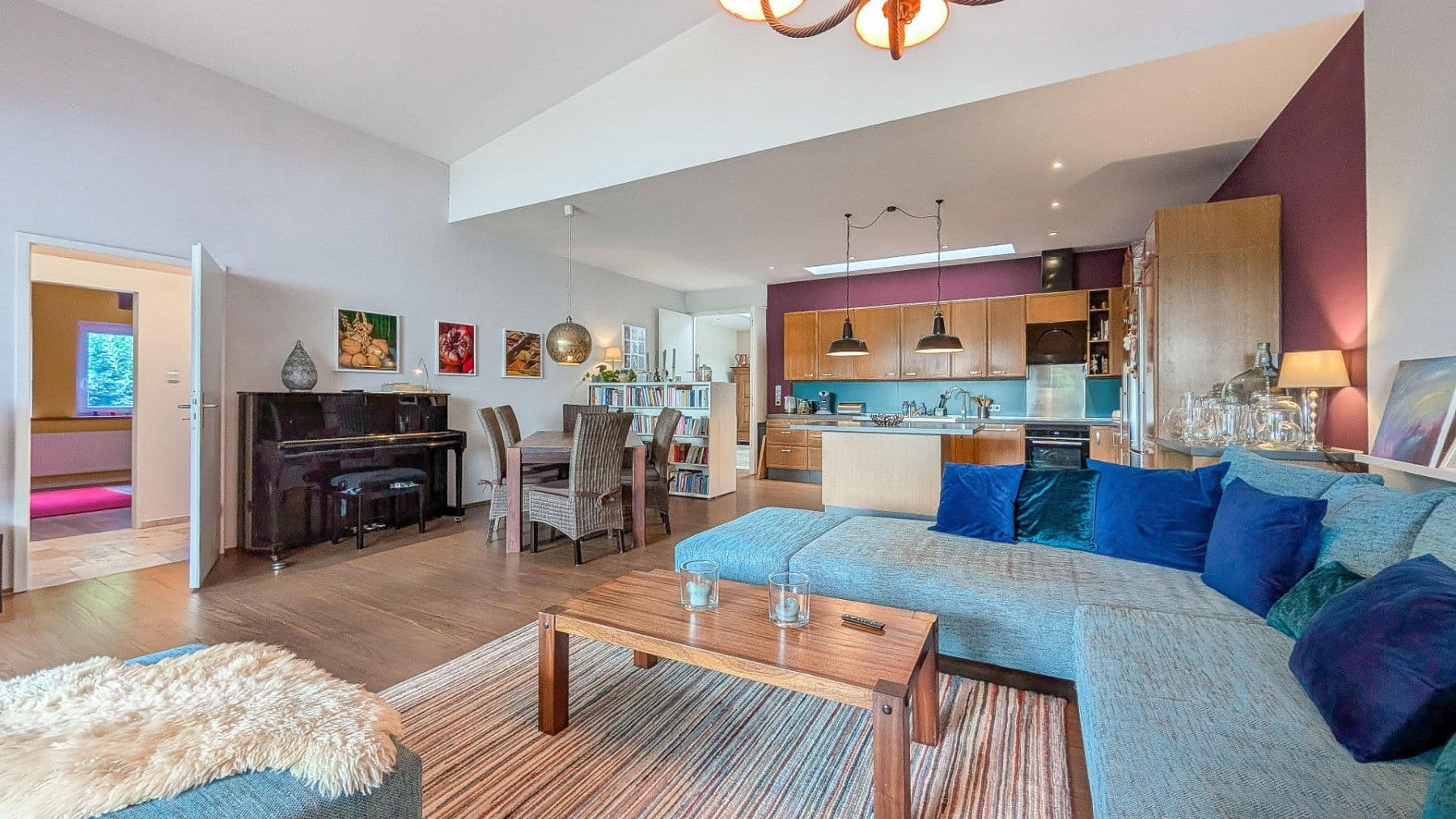 Prodej domu 291 m², pozemek 2.464 m², Daimlerstr. 14, Taunusstein, Hessen Prodej domu 291 m², pozemek 2.464 m², Daimlerstr. 14, Taunusstein, Hessen