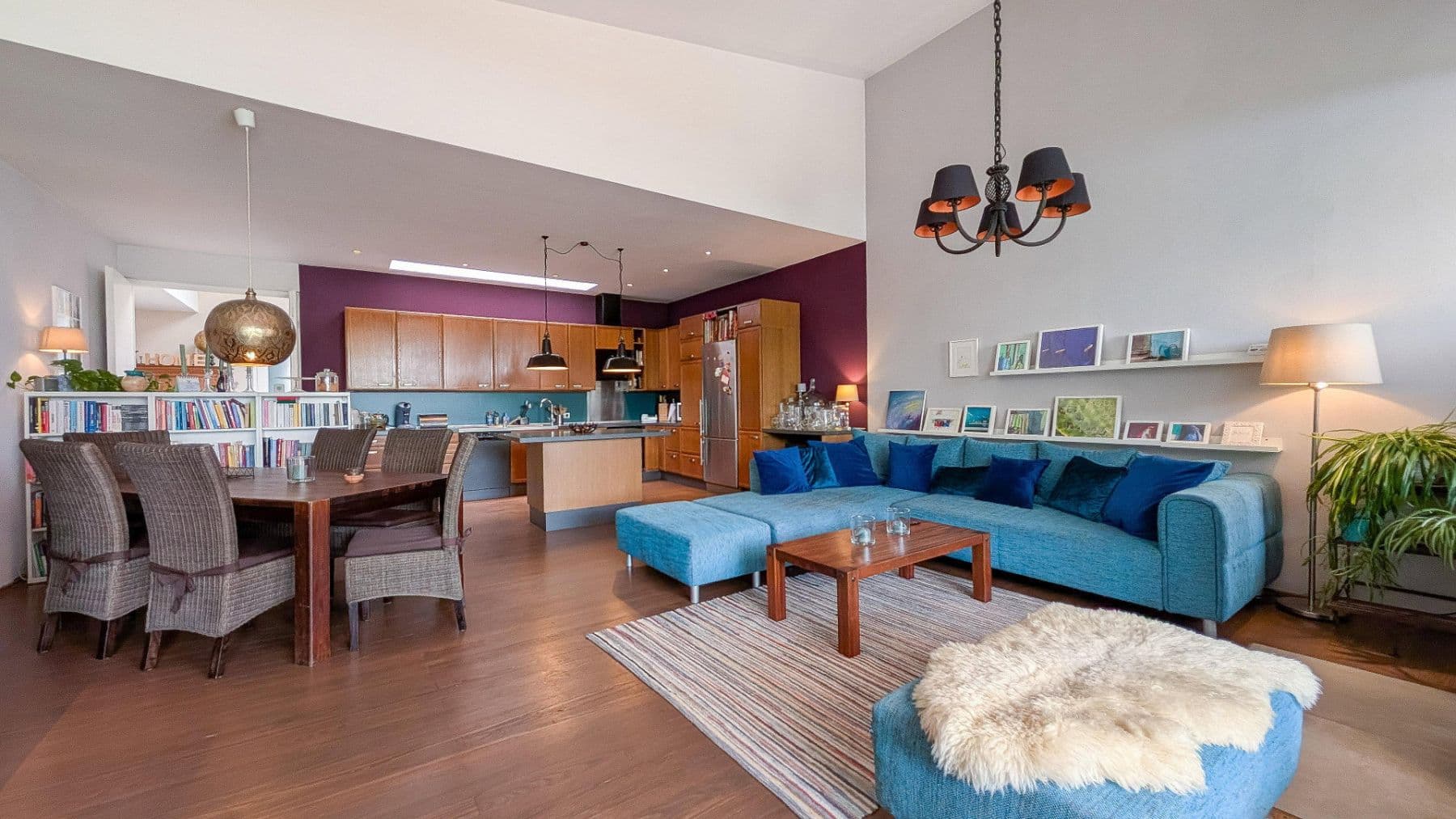 Prodej domu 291 m², pozemek 2.464 m², Daimlerstr. 14, Taunusstein, Hessen Prodej domu 291 m², pozemek 2.464 m², Daimlerstr. 14, Taunusstein, Hessen