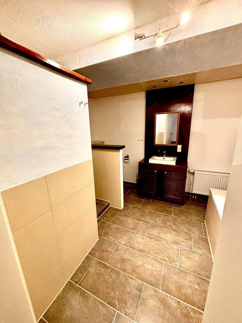 Prodej domu 273 m², pozemek 655 m², Alfred-Nobel-Ring 14, Einbeck, Dolní Sasko Prodej domu 273 m², pozemek 655 m², Alfred-Nobel-Ring 14, Einbeck, Dolní Sasko