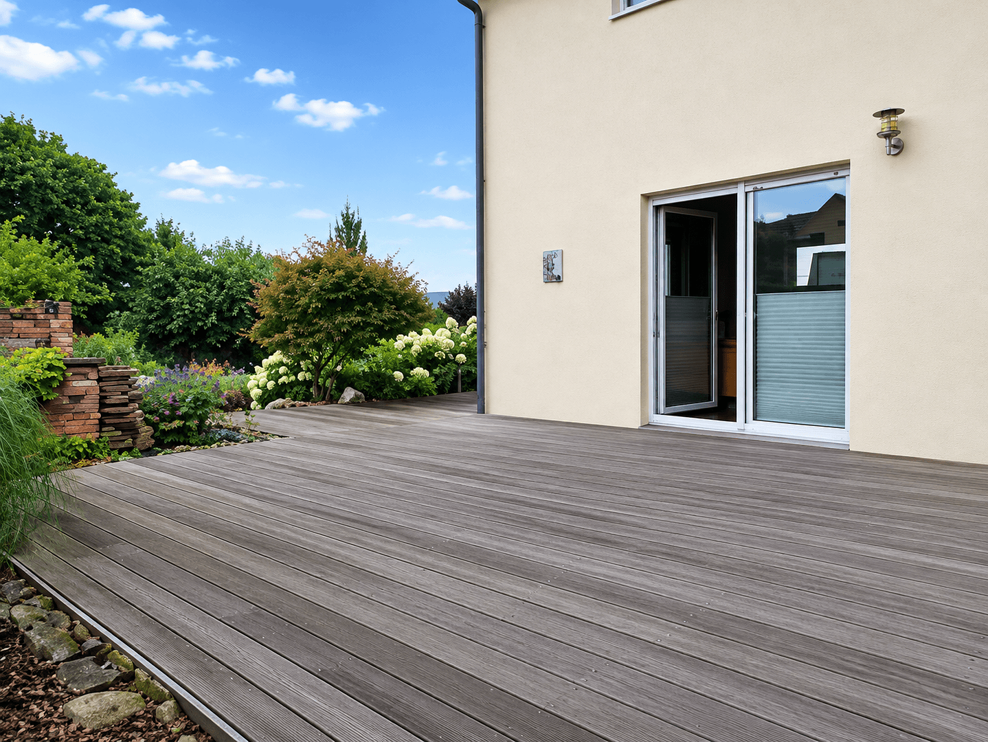 Prodej domu 273 m², pozemek 655 m², Alfred-Nobel-Ring 14, Einbeck, Dolní Sasko Prodej domu 273 m², pozemek 655 m², Alfred-Nobel-Ring 14, Einbeck, Dolní Sasko