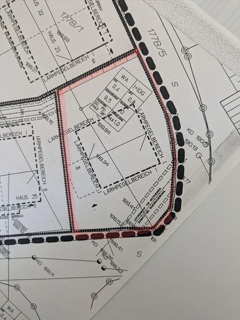 Prodej pozemku 410 m², An der Halde, Teningen, Bádensko-Württembersko Prodej pozemku 410 m², An der Halde, Teningen, Bádensko-Württembersko