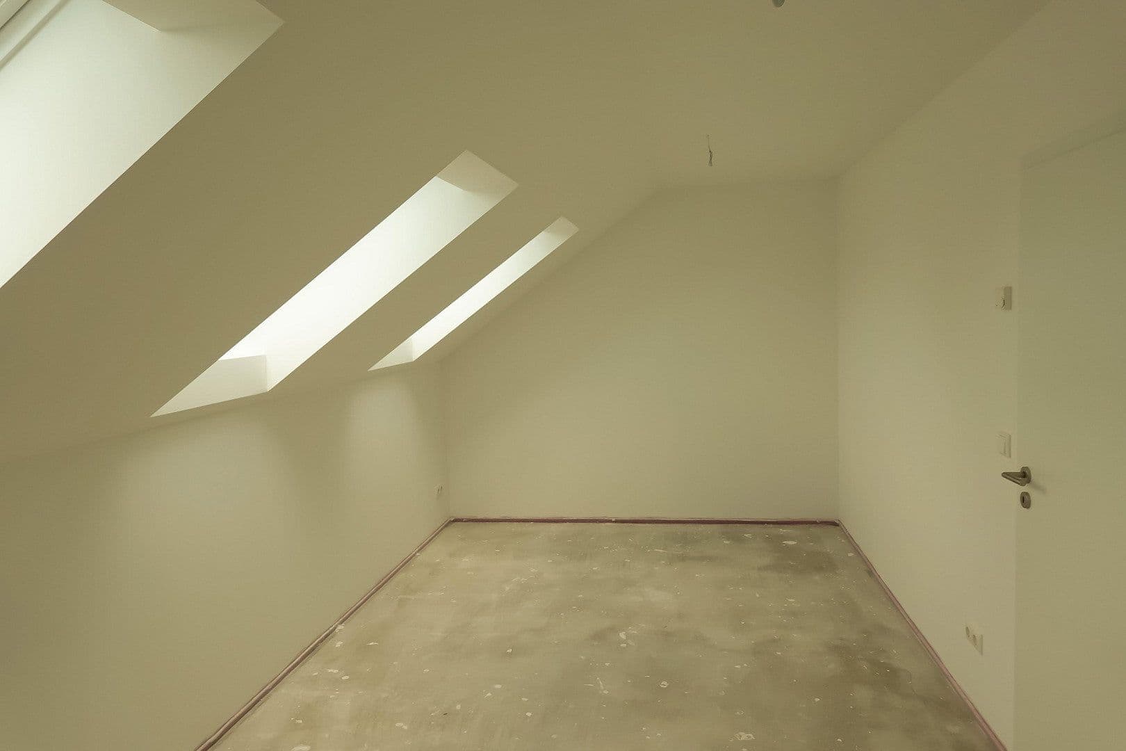 Prodej domu 150 m², pozemek 402 m², Humboldtallee 41, Falkensee, Braniborsko Prodej domu 150 m², pozemek 402 m², Humboldtallee 41, Falkensee, Braniborsko
