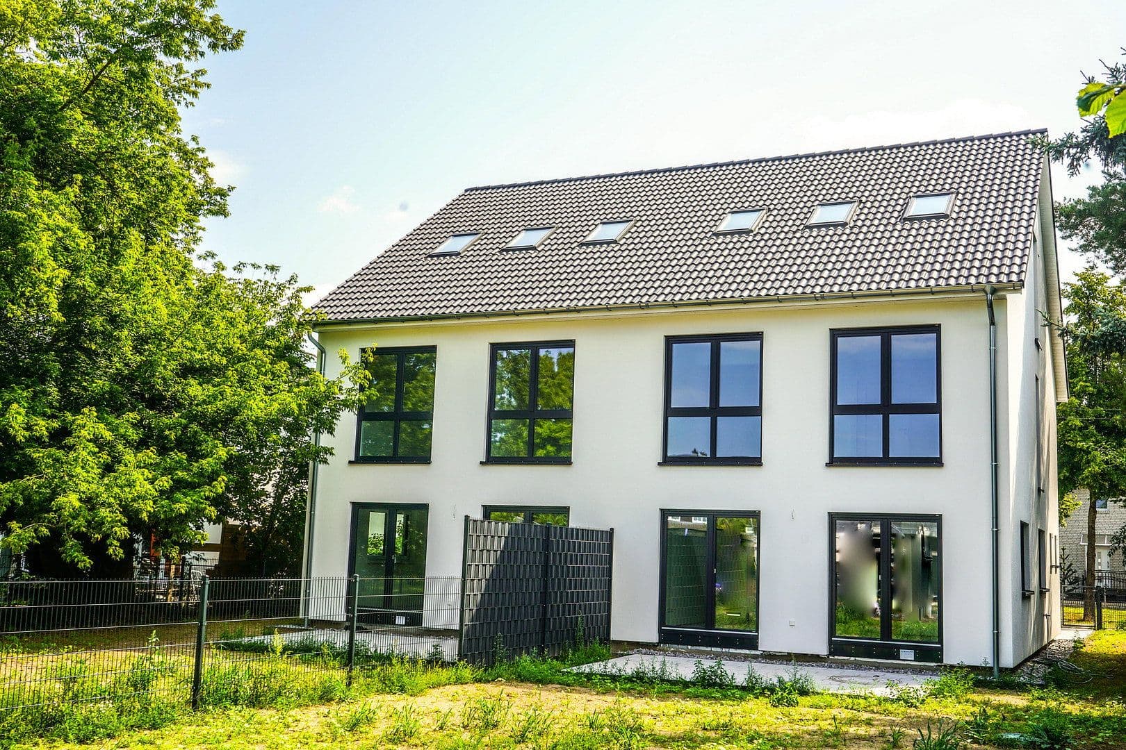 Prodej domu 150 m², pozemek 402 m², Humboldtallee 41, Falkensee, Braniborsko Prodej domu 150 m², pozemek 402 m², Humboldtallee 41, Falkensee, Braniborsko