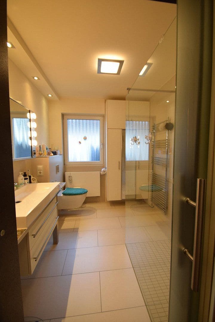 Prodej bytu 3+1 134 m², Meisenweg 2, Bad Neuenahr-Ahrweiler, Porýní-Falc Prodej bytu 3+1 134 m², Meisenweg 2, Bad Neuenahr-Ahrweiler, Porýní-Falc