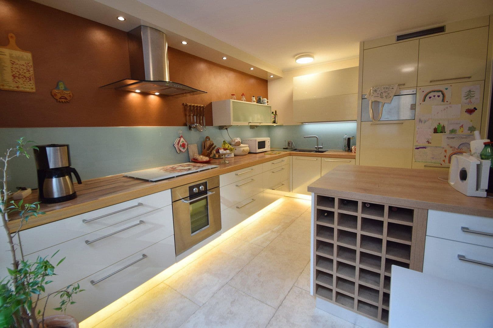 Prodej bytu 3+1 134 m², Meisenweg 2, Bad Neuenahr-Ahrweiler, Porýní-Falc Prodej bytu 3+1 134 m², Meisenweg 2, Bad Neuenahr-Ahrweiler, Porýní-Falc