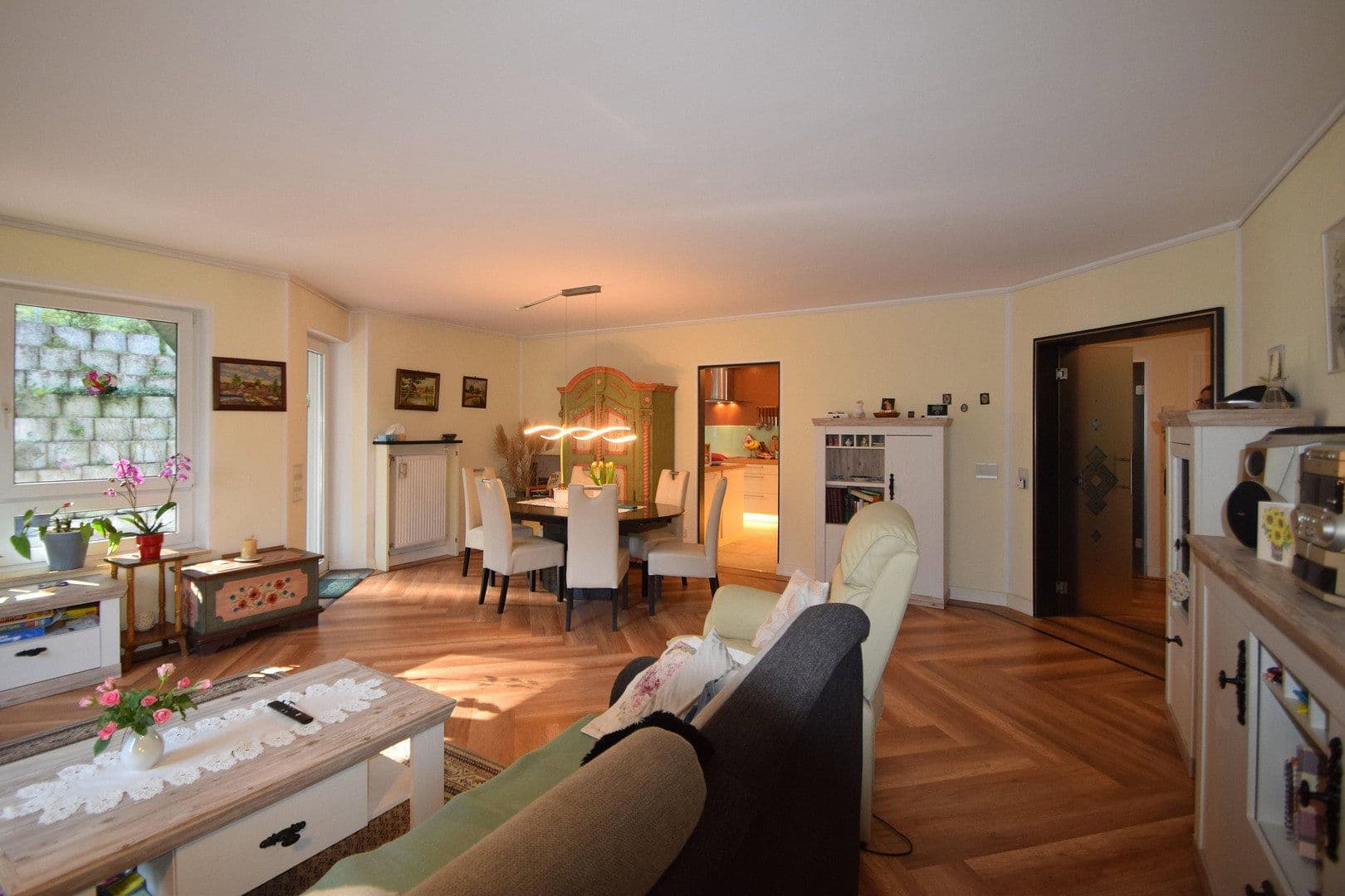 Prodej bytu 3+1 134 m², Meisenweg 2, Bad Neuenahr-Ahrweiler, Porýní-Falc Prodej bytu 3+1 134 m², Meisenweg 2, Bad Neuenahr-Ahrweiler, Porýní-Falc