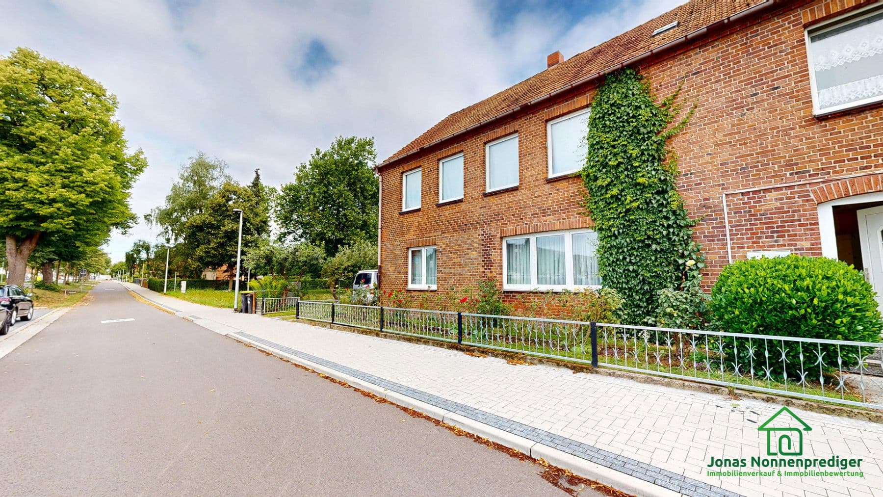 Prodej domu 296 m², pozemek 964 m², Gadebuscher Straße 136, Schwerin, Mecklenburg-Vorpommern Prodej domu 296 m², pozemek 964 m², Gadebuscher Straße 136, Schwerin, Mecklenburg-Vorpommern