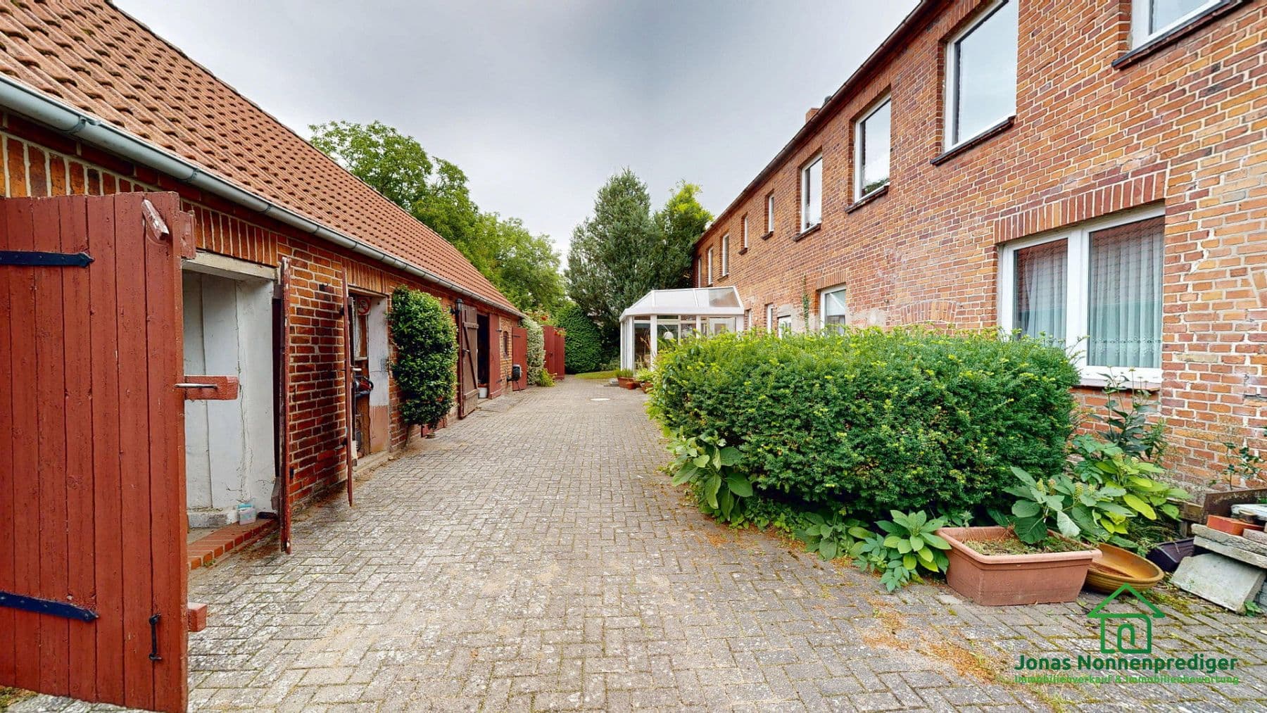 Prodej domu 296 m², pozemek 964 m², Gadebuscher Straße 136, Schwerin, Mecklenburg-Vorpommern Prodej domu 296 m², pozemek 964 m², Gadebuscher Straße 136, Schwerin, Mecklenburg-Vorpommern
