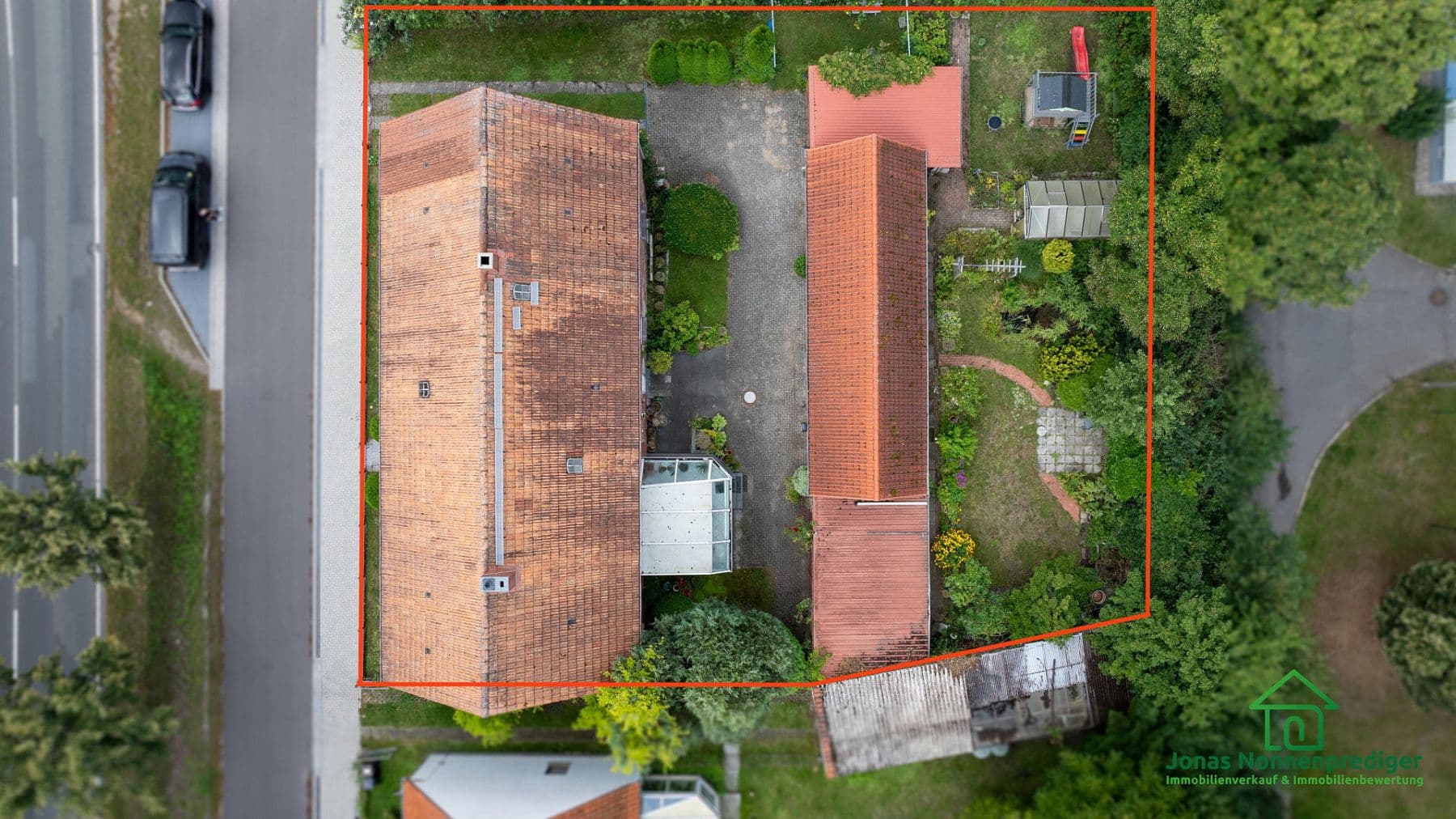Prodej domu 296 m², pozemek 964 m², Gadebuscher Straße 136, Schwerin, Mecklenburg-Vorpommern Prodej domu 296 m², pozemek 964 m², Gadebuscher Straße 136, Schwerin, Mecklenburg-Vorpommern