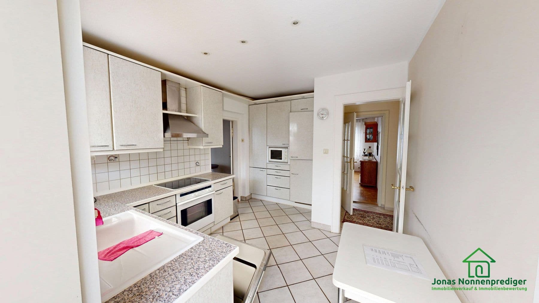 Prodej domu 296 m², pozemek 964 m², Gadebuscher Straße 136, Schwerin, Mecklenburg-Vorpommern Prodej domu 296 m², pozemek 964 m², Gadebuscher Straße 136, Schwerin, Mecklenburg-Vorpommern