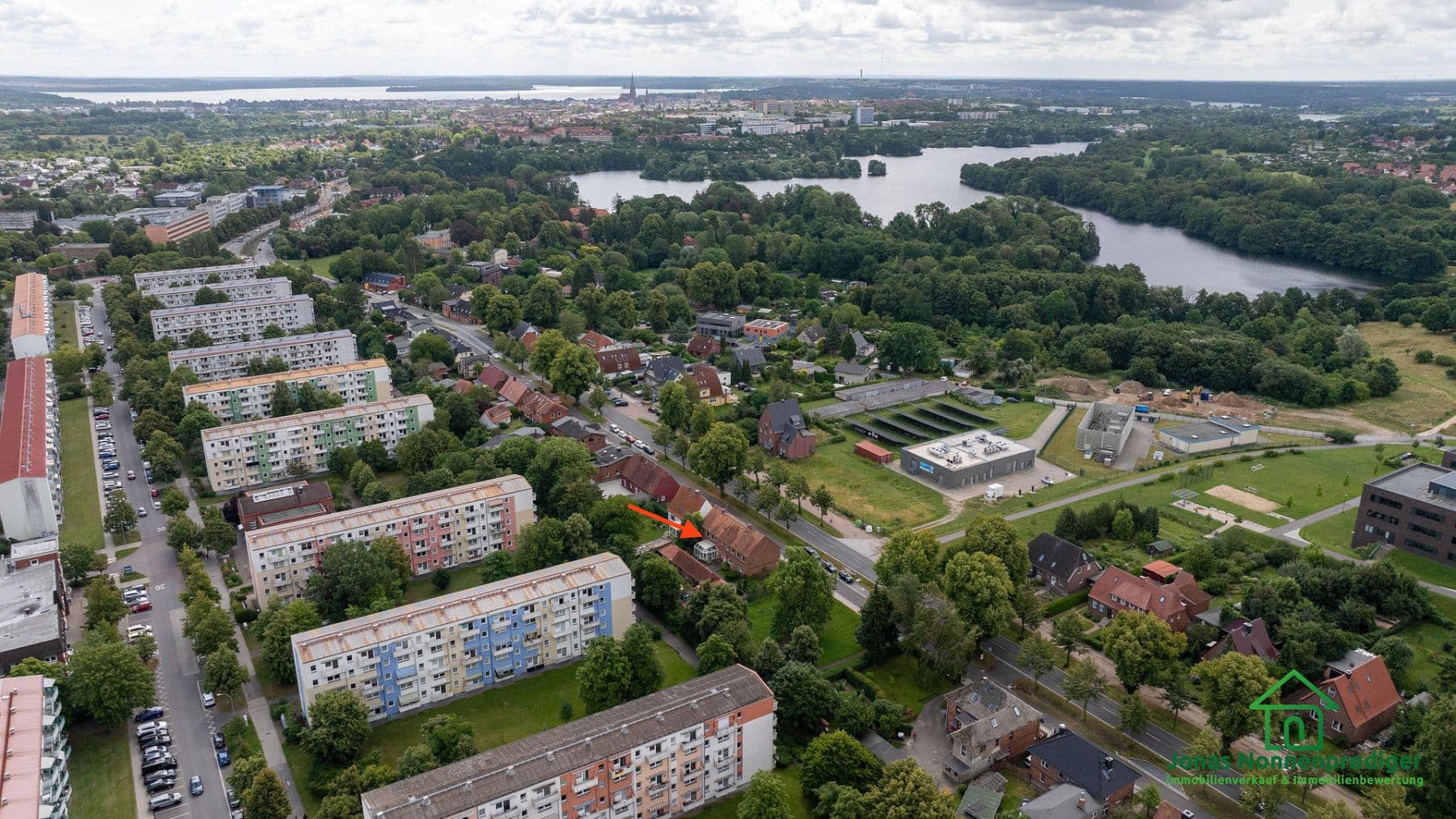 Prodej domu 296 m², pozemek 964 m², Gadebuscher Straße 136, Schwerin, Mecklenburg-Vorpommern Prodej domu 296 m², pozemek 964 m², Gadebuscher Straße 136, Schwerin, Mecklenburg-Vorpommern