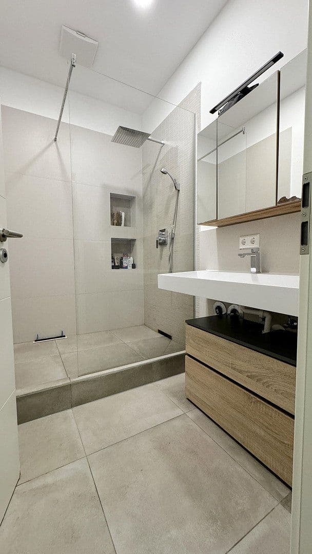 Prodej bytu 5+1 123 m², Stuttgart, Bádensko-Württembersko Prodej bytu 5+1 123 m², Stuttgart, Bádensko-Württembersko
