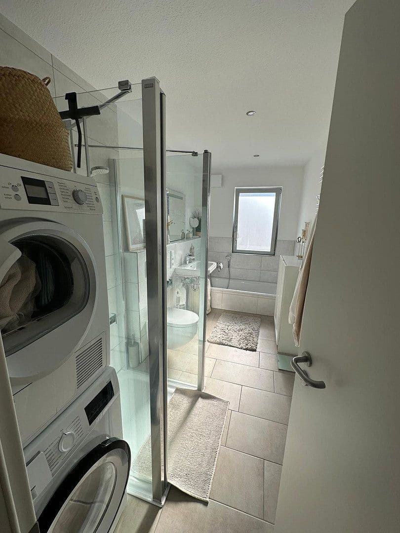 Pronájem bytu 3+1 78 m², Flörsheim, Hessen Pronájem bytu 3+1 78 m², Flörsheim, Hessen